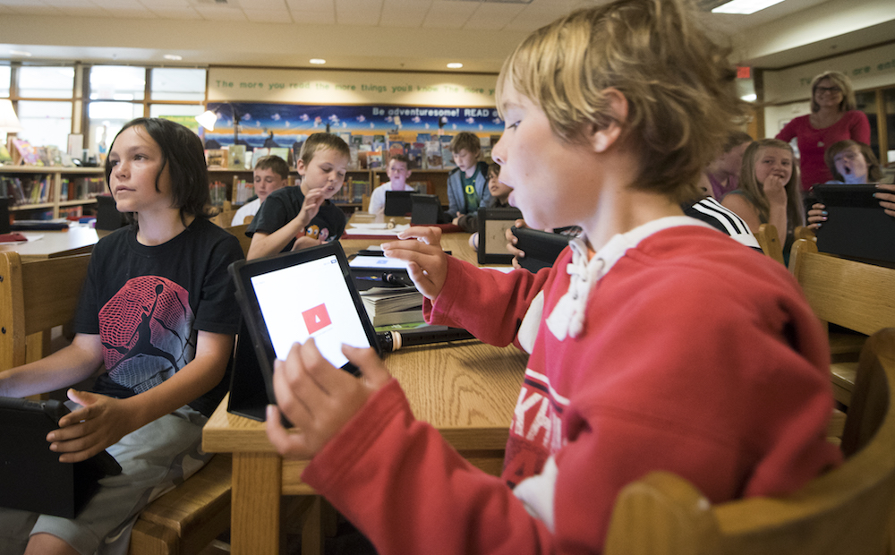 Students using ipads at High Lakes