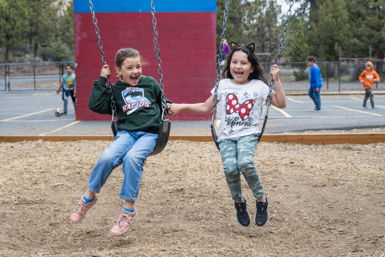 Bend-La Pine Schools :: Download Family Calendar Now