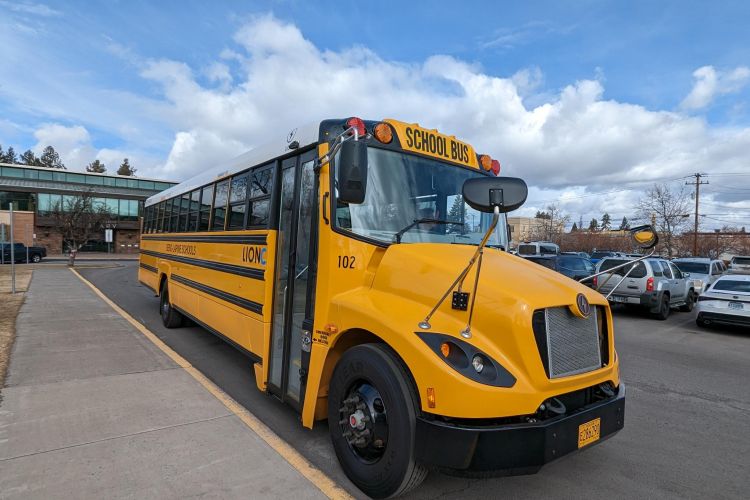 Bend-electric-bus.jpg