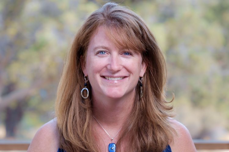 Mary_Thomas_Picture.jpg